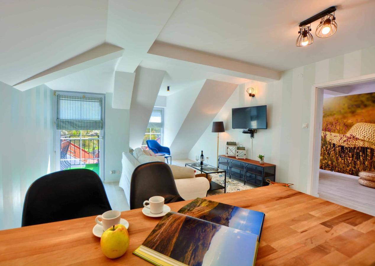 Apartament Beztroski Устшики Долне Екстериор снимка
